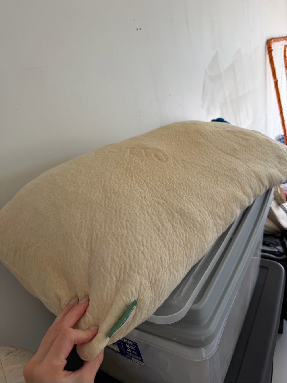Two avocado pillows - Picture 2 of 3